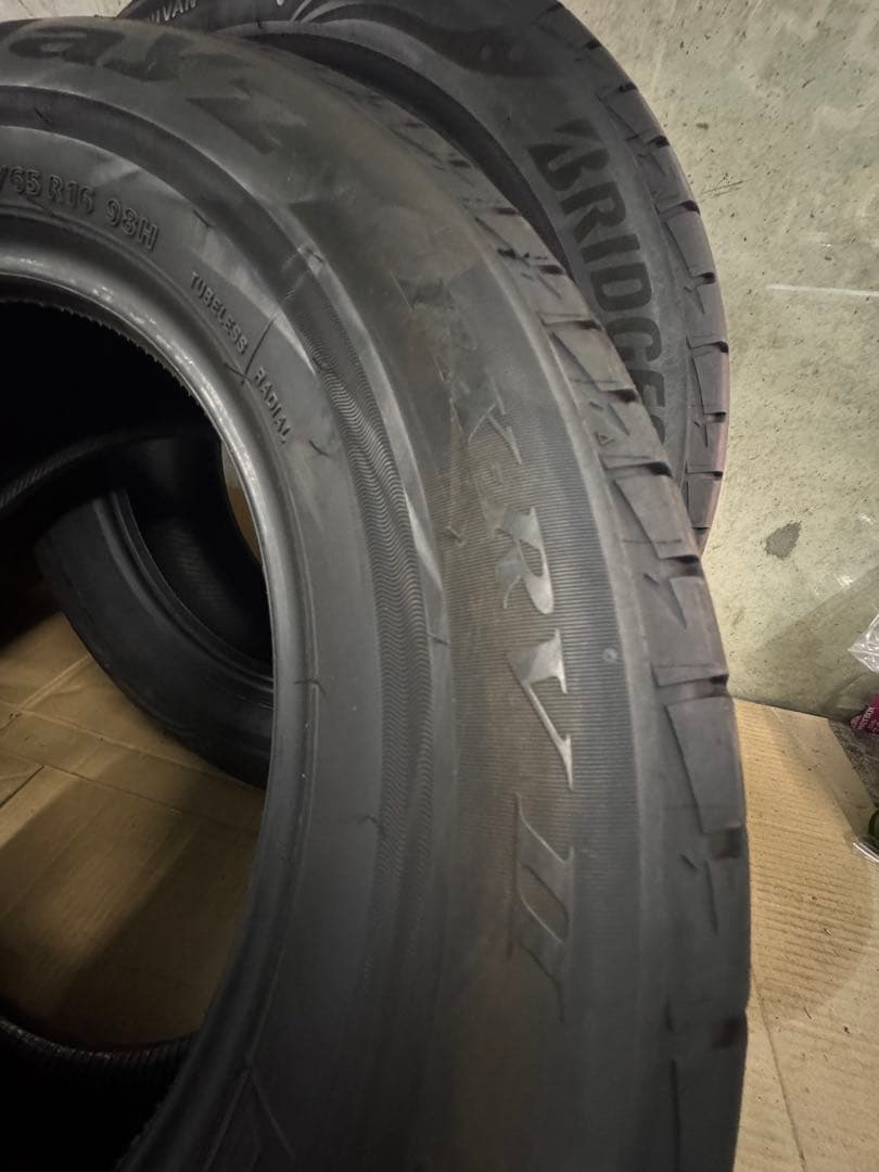ブリヂストン　215 65R 16 PIayz PX-RV II 23年制