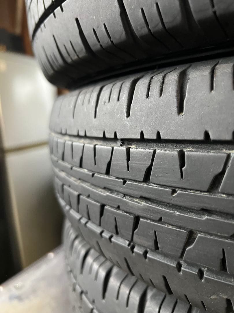 送料無料。軽トラ、軽バン。2023年製。国産ダンロップ 145R12。4本セット