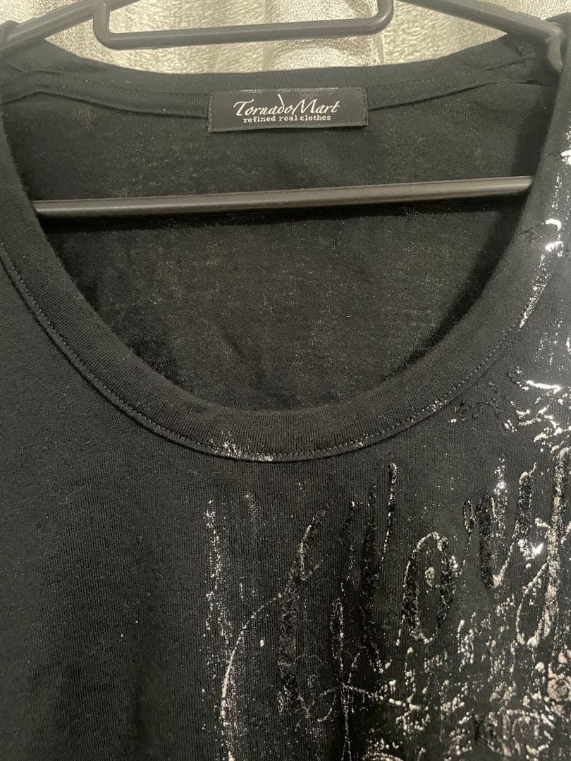 トルネードマートシルバー箔グラフィックプリント 半袖Tシャツ 黒 L