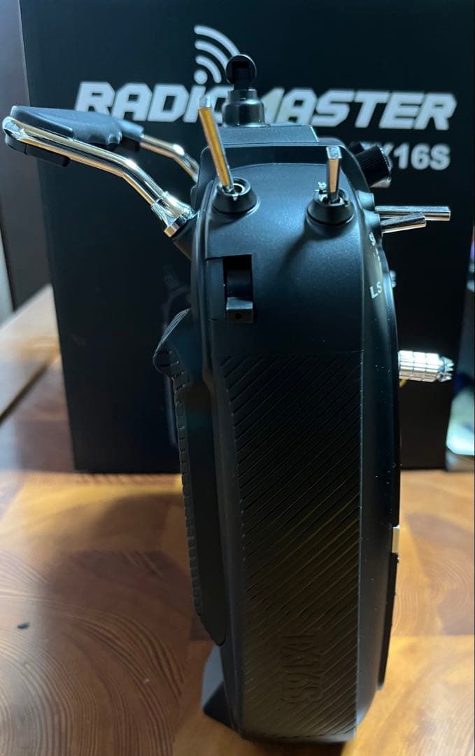 E*A様 RADIO MASTER TX16S MKII 本体