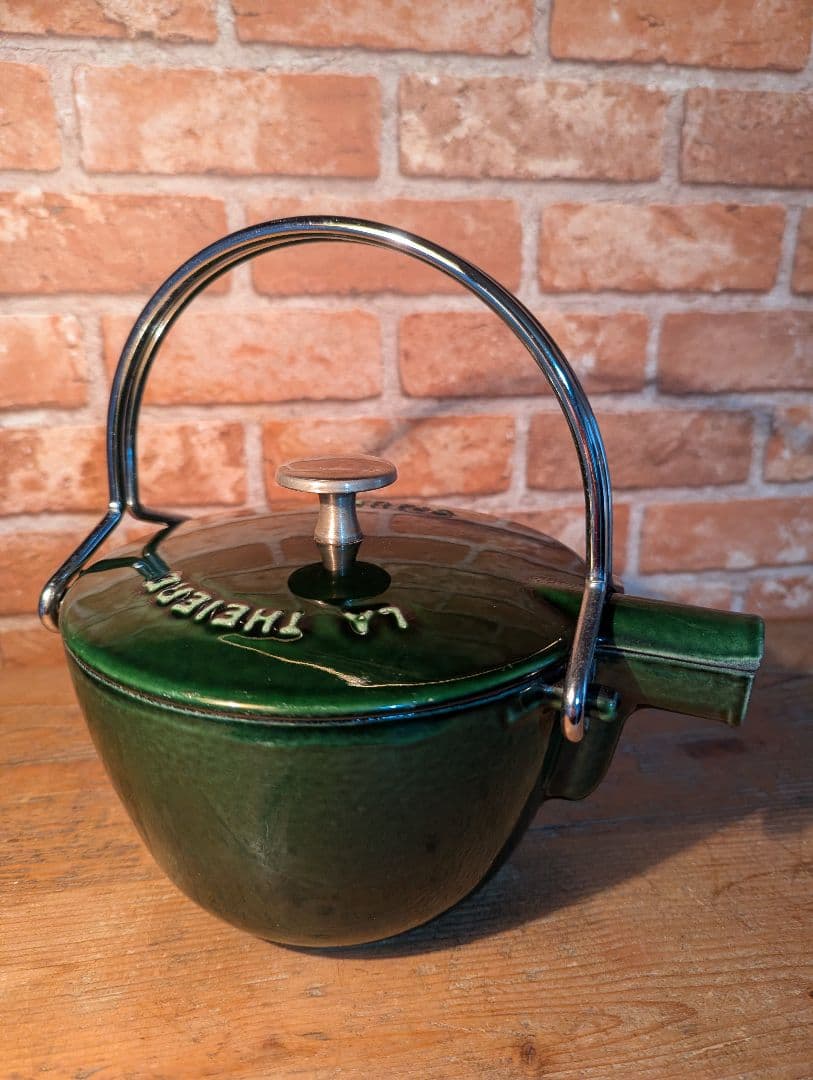 STAUB　 ラウンドティポット　バジルグリーン