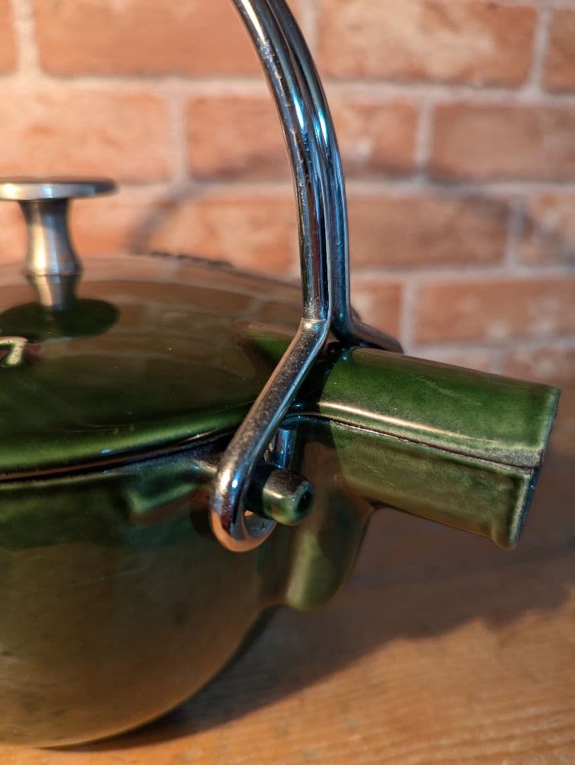 STAUB　 ラウンドティポット　バジルグリーン
