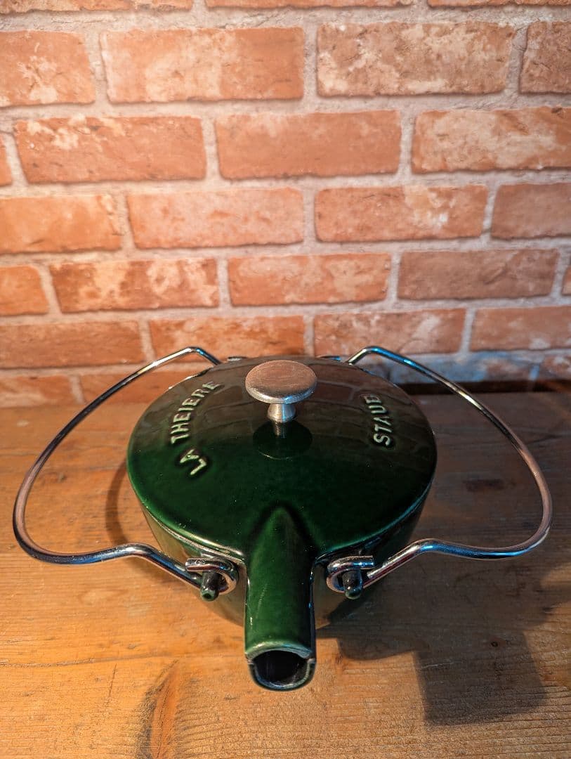 STAUB　 ラウンドティポット　バジルグリーン