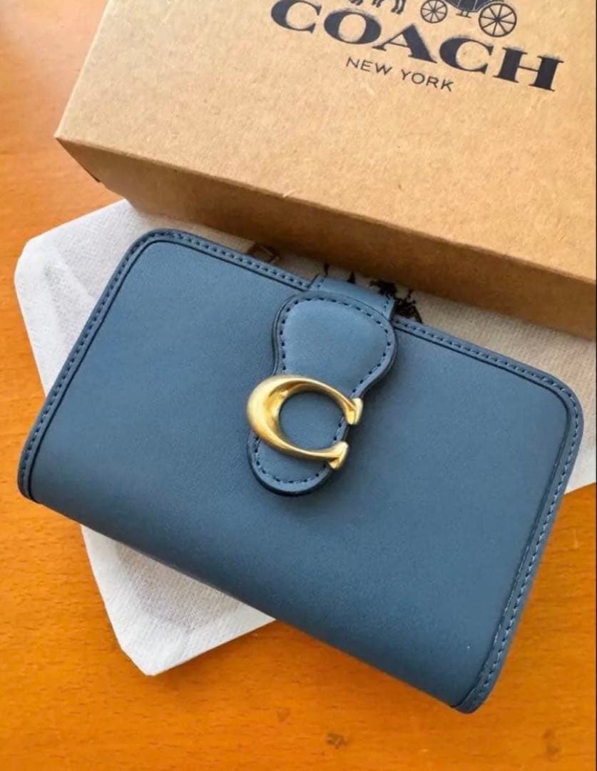 ラスト1点 新品未使用COACHコーチ 折り財布 タビーミディアム ブルー 箱付