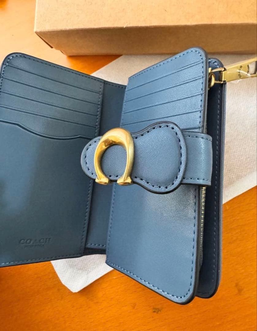 ラスト1点 新品未使用COACHコーチ 折り財布 タビーミディアム ブルー 箱付