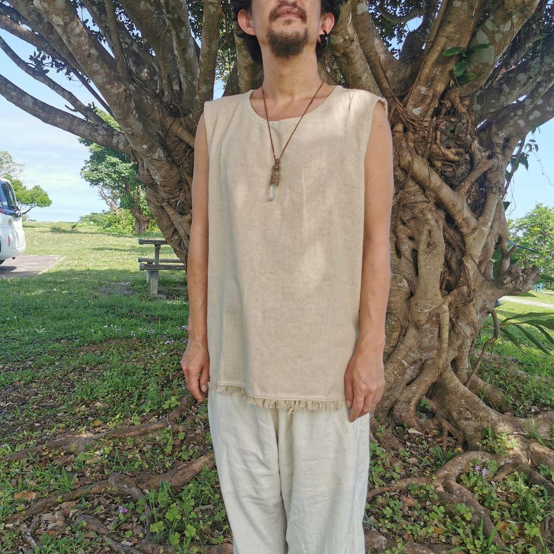 原始的タンクトップ　手仕事のフリンジ付き　しっかり生地