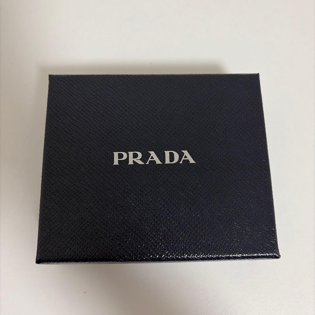 ヌ*ロ様 PRADA 三つ折り財布 黒