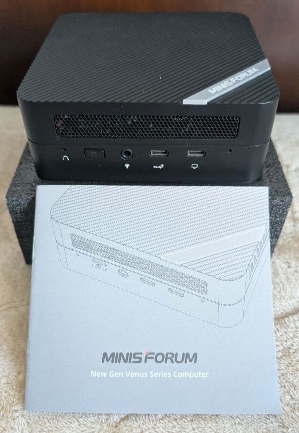MINISFORUM UM560 ミニPC ジャンク品