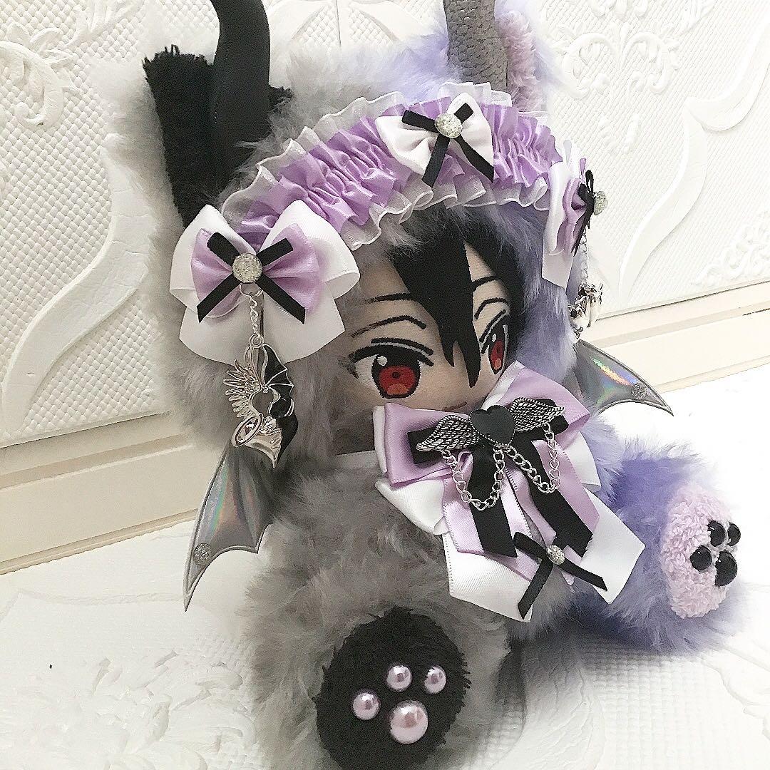 【73】おすわり　16cm着ぐるみ ねこ　ハーフデビル　シルバーグレー　薄紫
