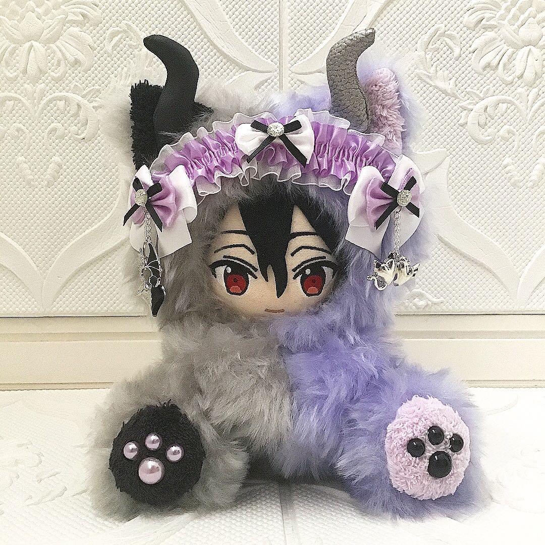 【73】おすわり　16cm着ぐるみ ねこ　ハーフデビル　シルバーグレー　薄紫