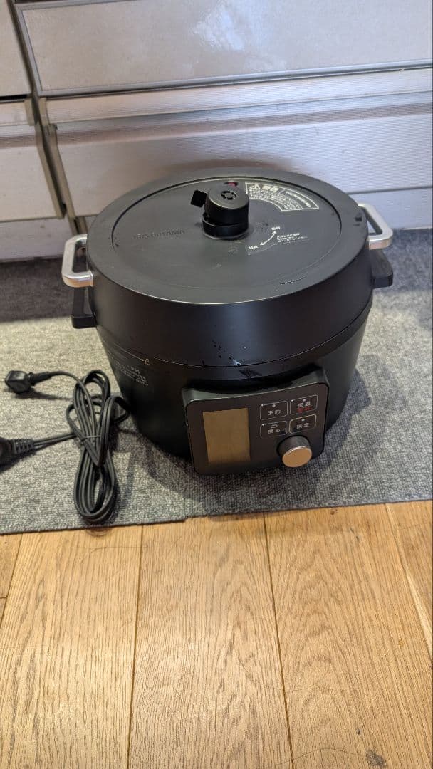 アイリスオーヤマ　電気圧力鍋2021年製