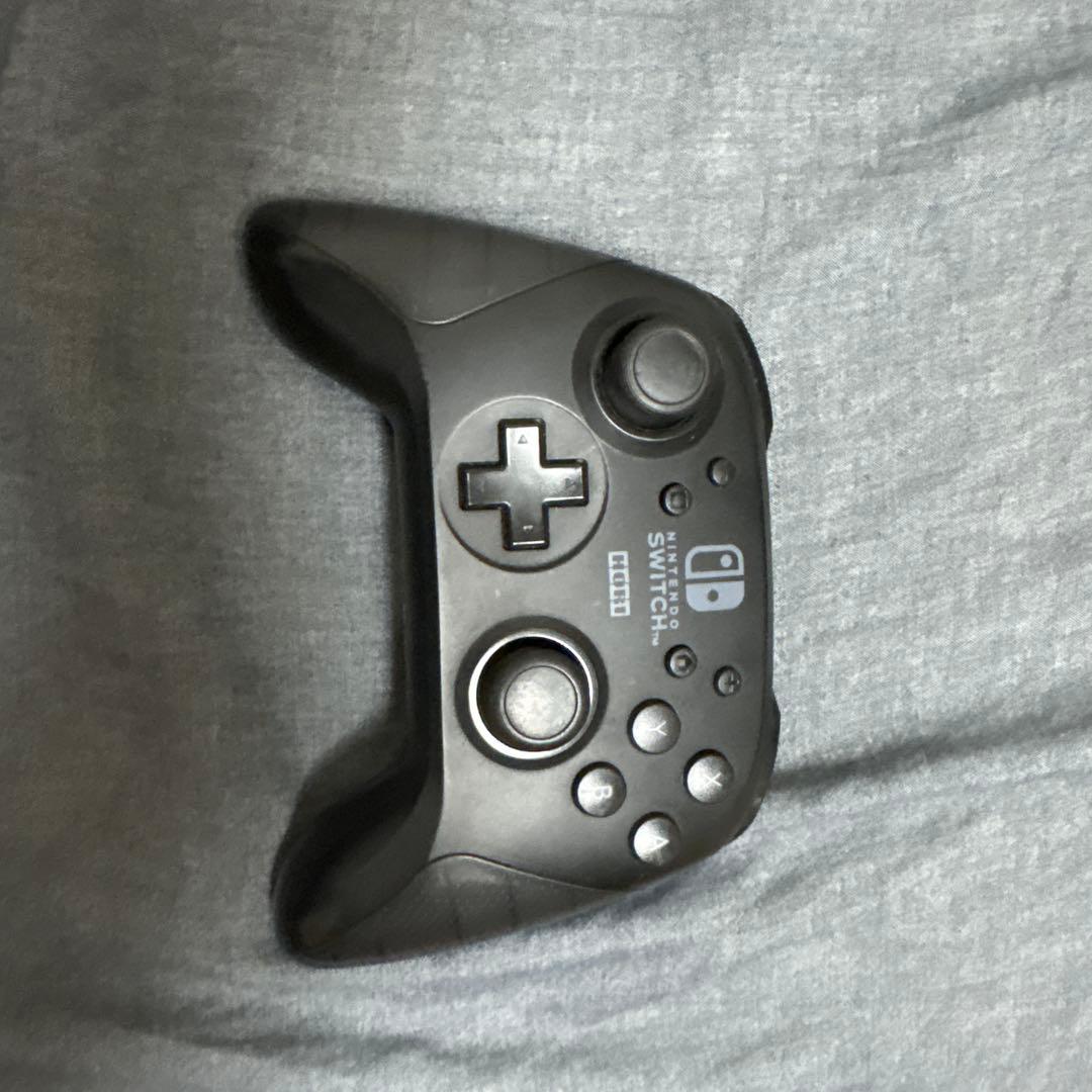 ユ*タ様 Nintendo Switch 本体とコントローラー3つ等々