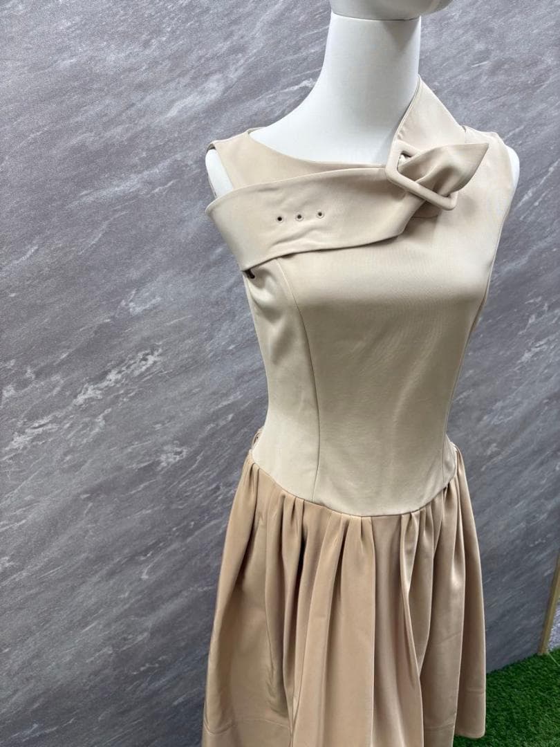 フォクシー ベージュ ノースリーブ 膝丈ワンピース