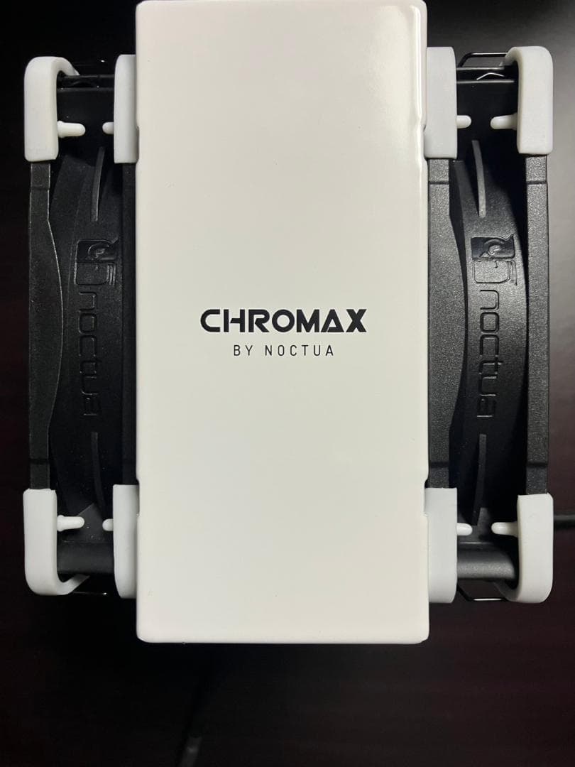 Noctua NH-U12A chromax.black カスタムパーツ付き