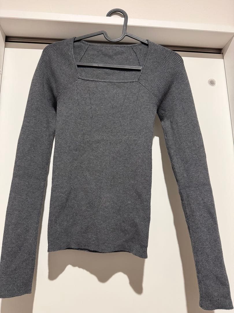 anuansシルクカシミアブレンドデコルテリブニット グレー