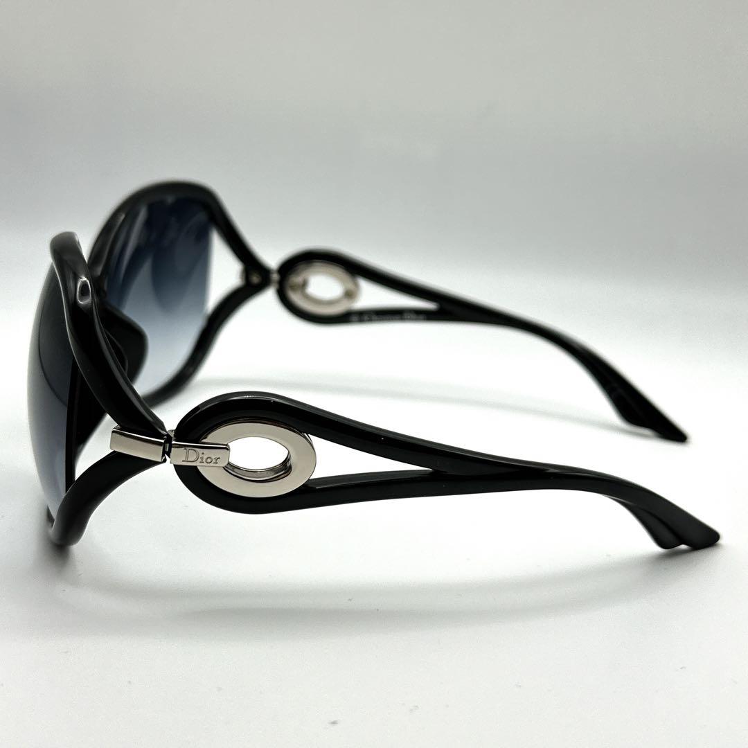 Christian Dior DIORVOLUTE2F Black hide着用