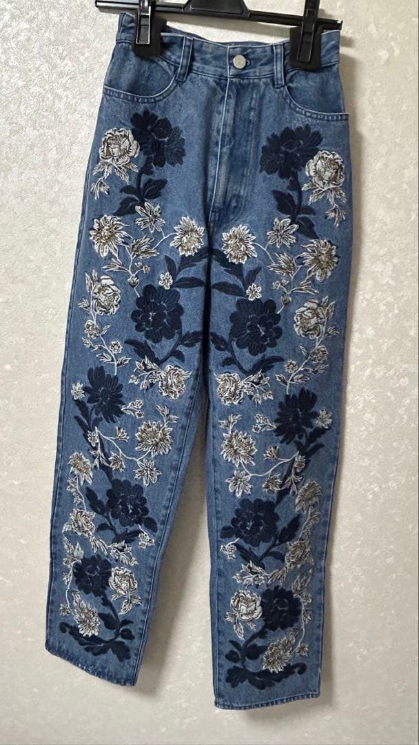 FLOWER EMBROIDERY PANTS⚠️値下げ中