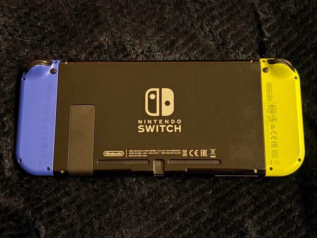 Nintendo Switch 本体とジョイコンセット★収納ケース付き