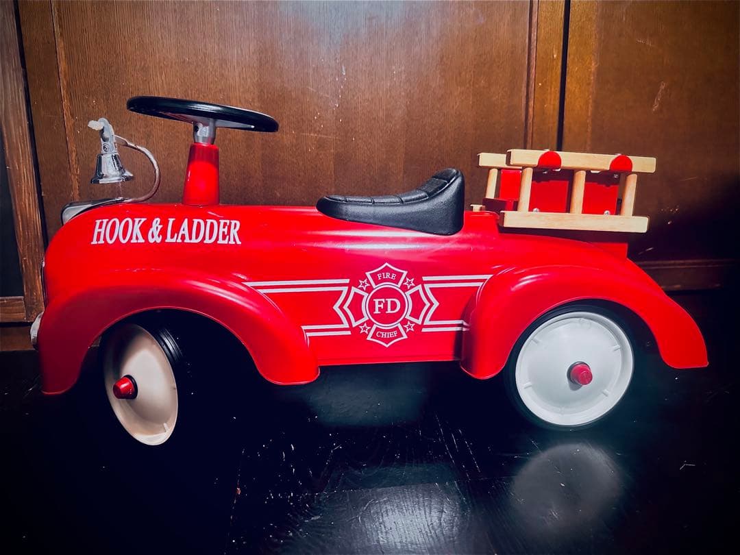 ARTABURG HOOK&LADDER アルタバ ーグ 消防車 足蹴り車