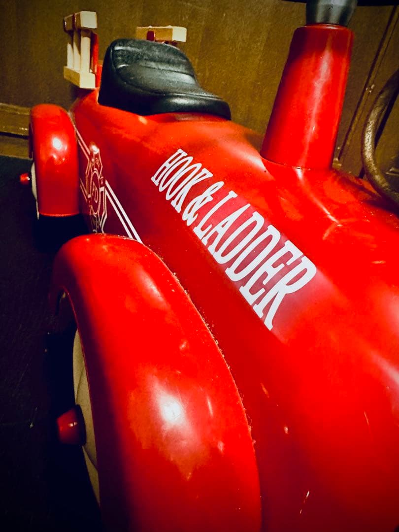 ARTABURG HOOK&LADDER アルタバ ーグ 消防車 足蹴り車