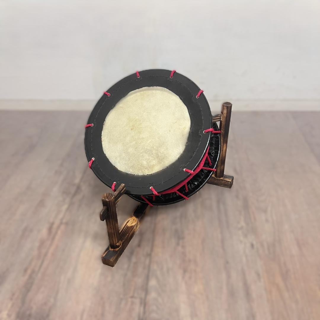 フォロー割【新品】【蔵出し】締め太鼓 牛革 和太鼓 バチ付 台付 入門用