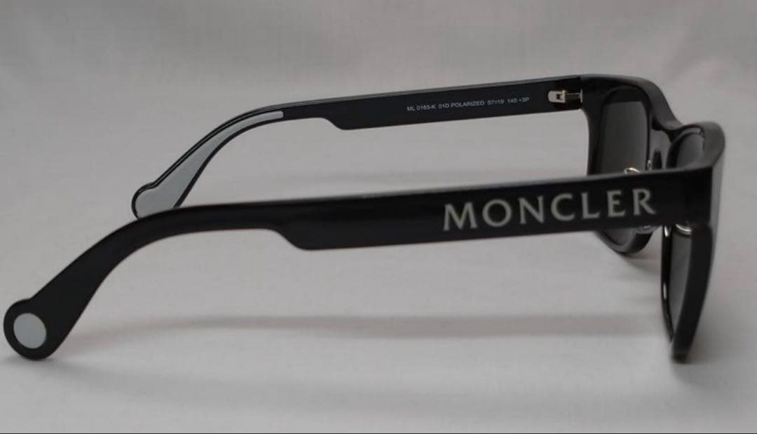 MONCLER ブラック スクエア サングラス