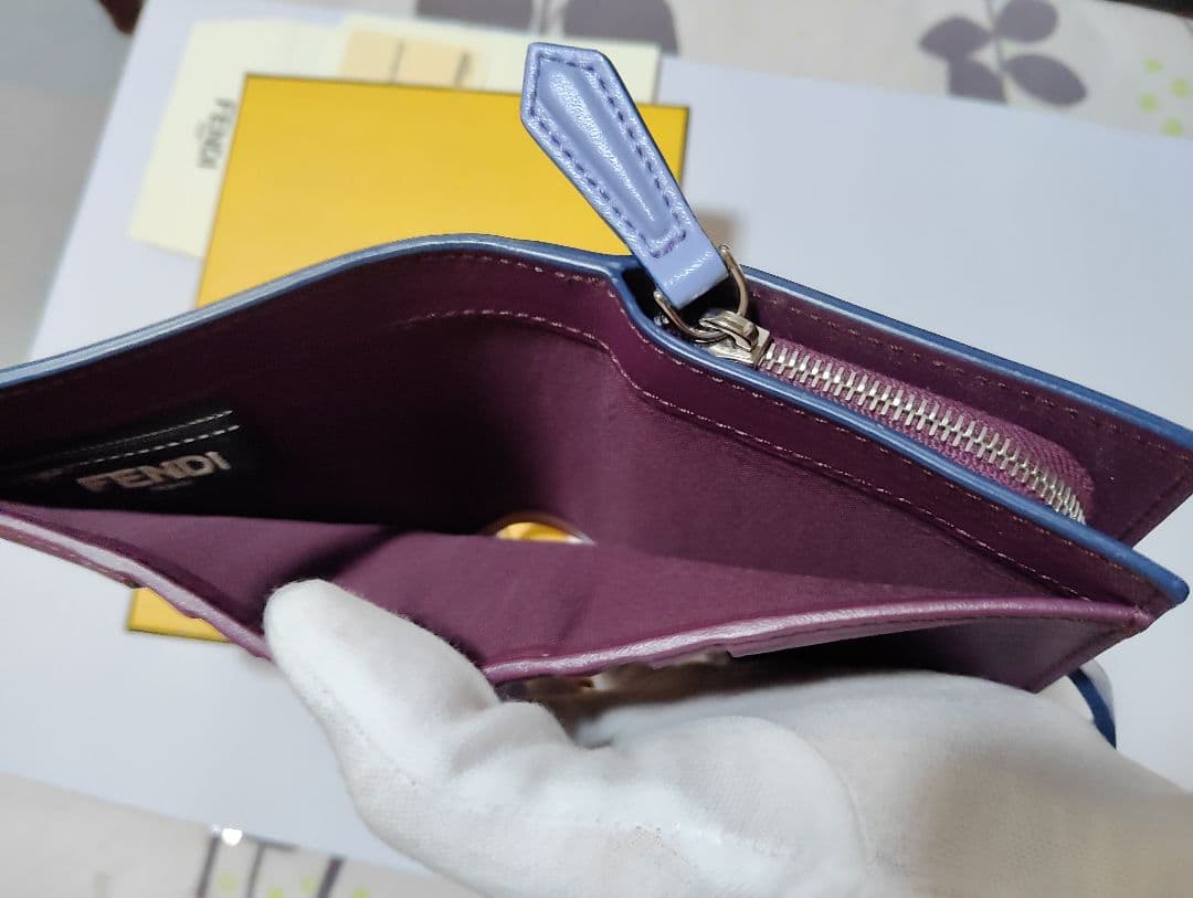 FENDI ライトブルー 二つ折り財布