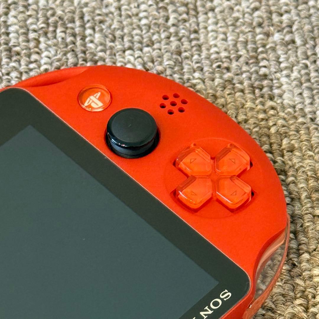 【ほぼ未使用】PSVITA PCH-2000 メタリックレッド