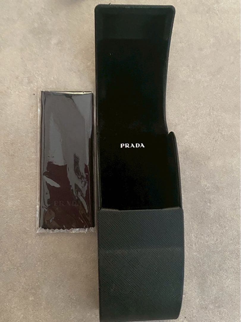 PRADA サングラス ケース付き 64◻︎152AU-6S1 125 3N