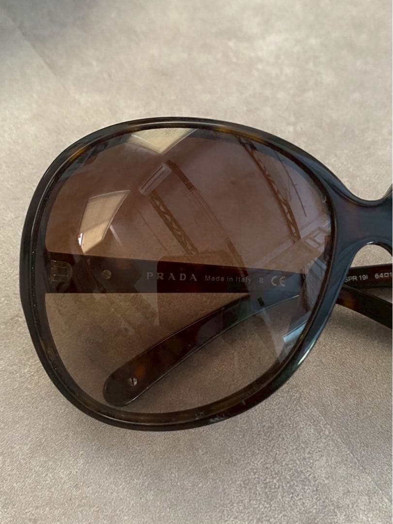 PRADA サングラス ケース付き 64◻︎152AU-6S1 125 3N