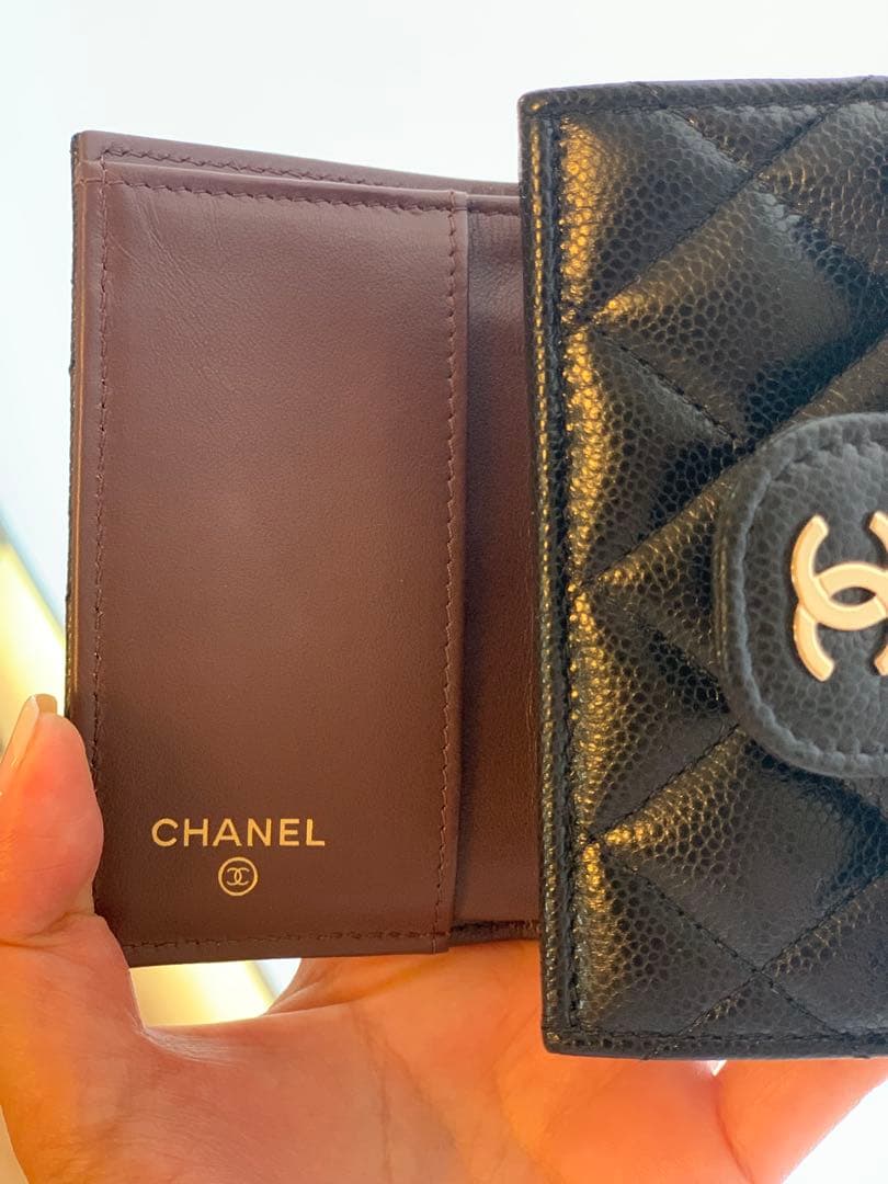 むむ CHANELキャビアスキン三つ折り財布 BLACKほぼ新品