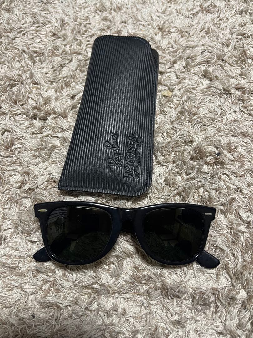 Rayban wayfarer 黒のサングラス ケース付き