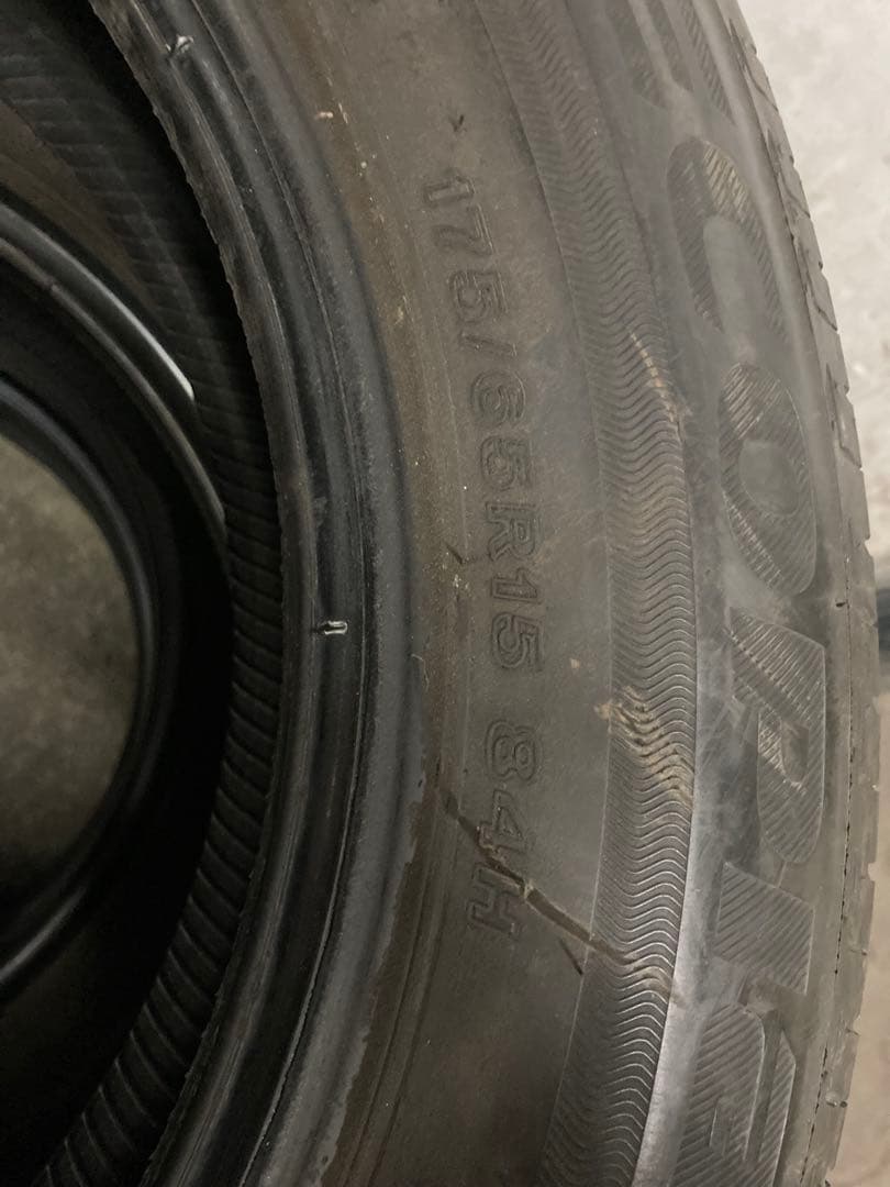 ブリヂストン 175/65R15 夏タイヤ　4本