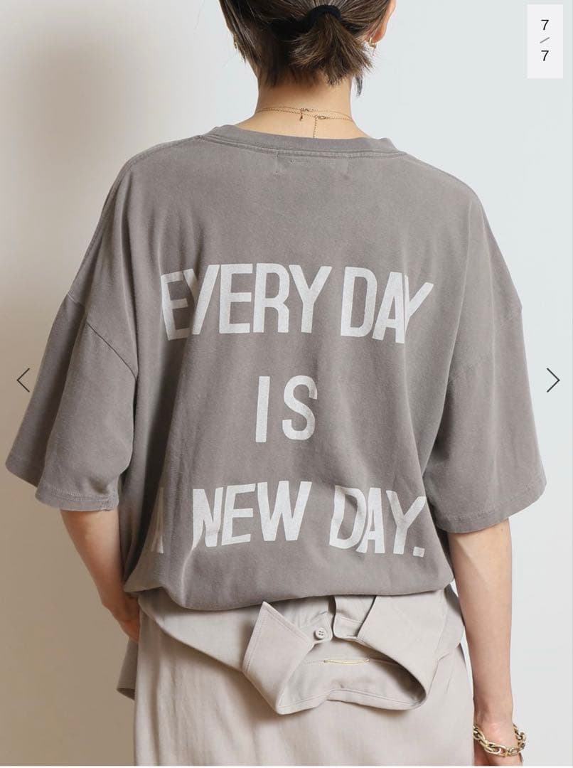 トップス REMI RELIEF A NEW DAY T-SH