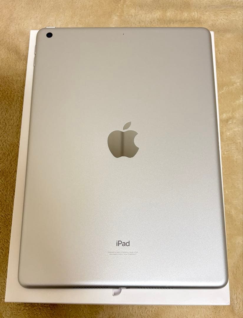 iPad 10.2インチ 第9世代 Wi-Fi 64GB／シルバー（箱あり）