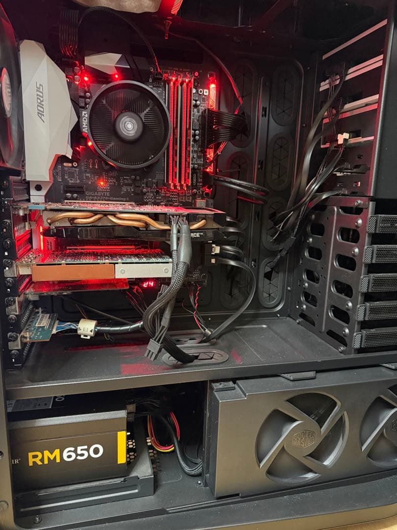 中*中様 マザーボード グラボ　メモリ　cpu をエアキャップ、アルミホイルで巻
