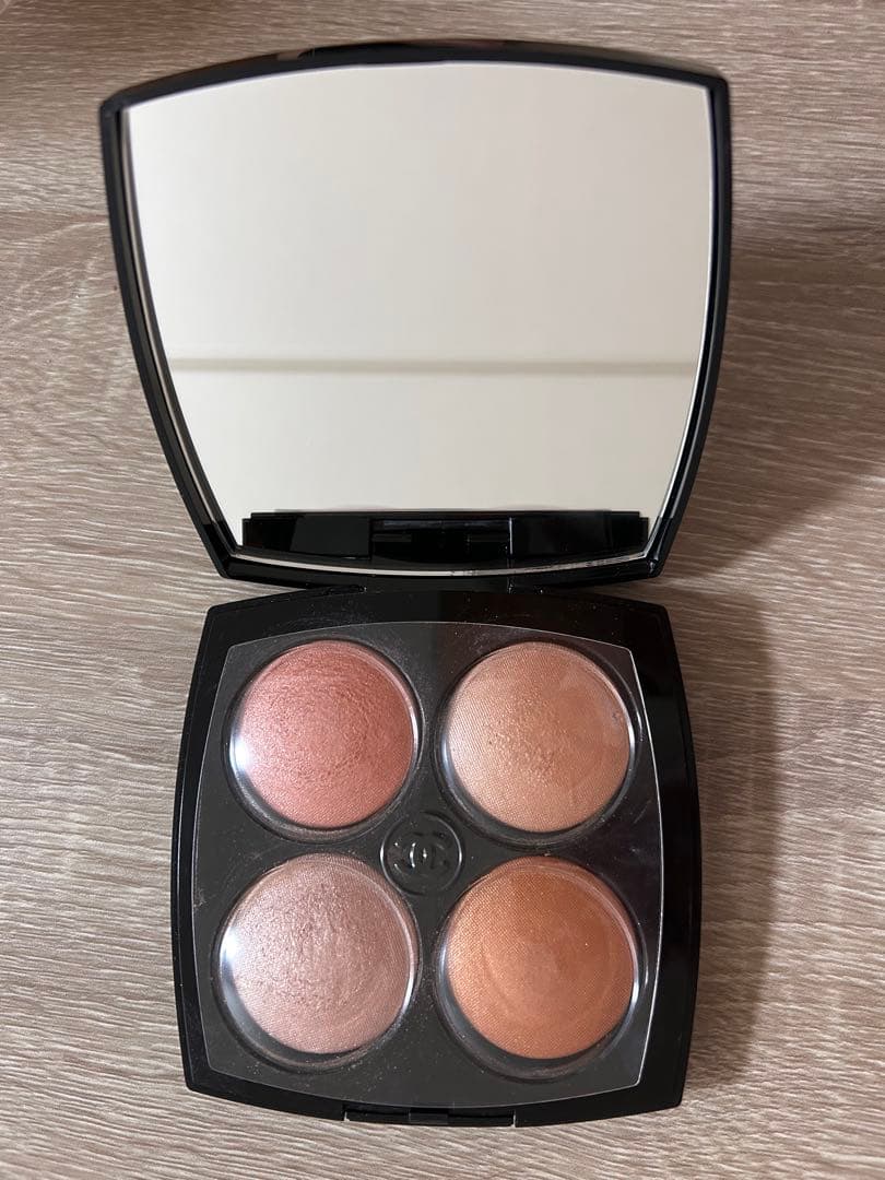CHANEL シャネル　ジュー ドゥ ルミエール