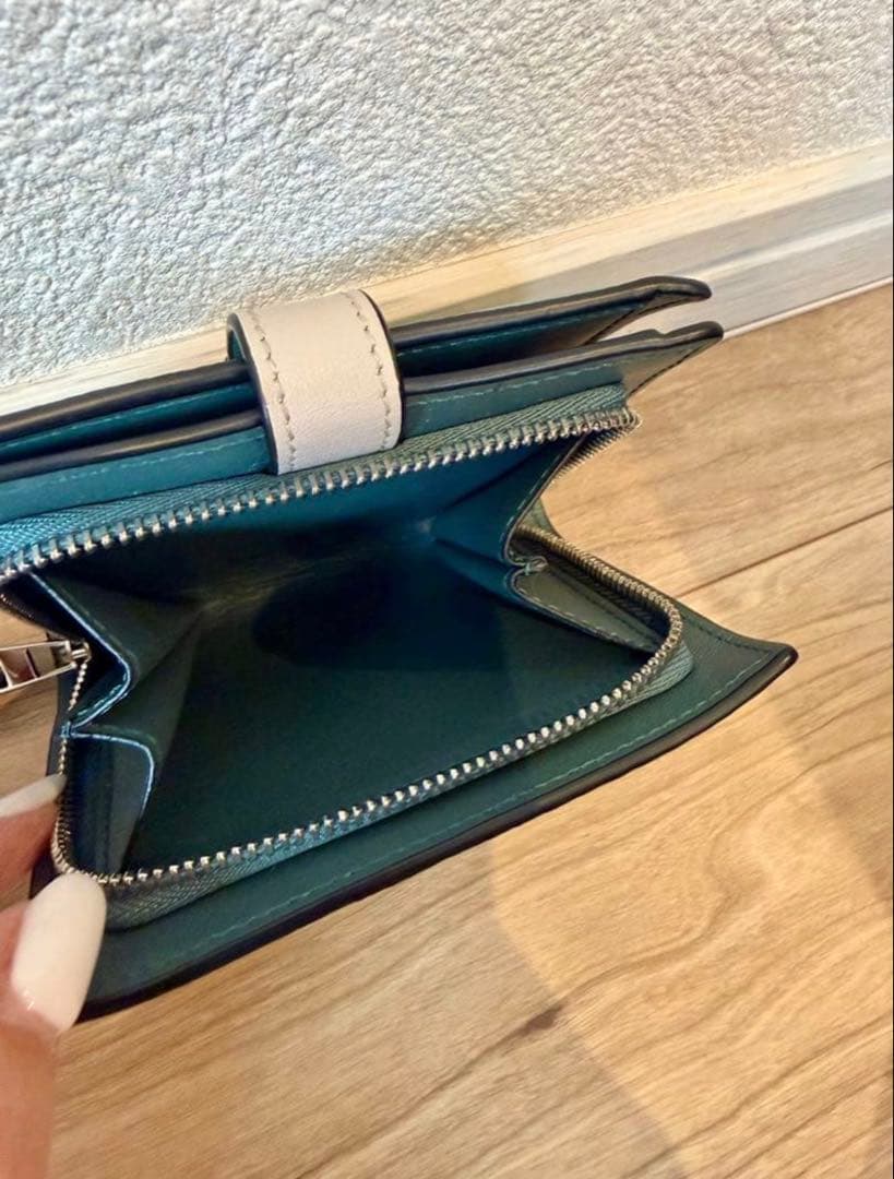 LOEWE ロエベ 二つ折り財布 ライトブルー 人気カラー