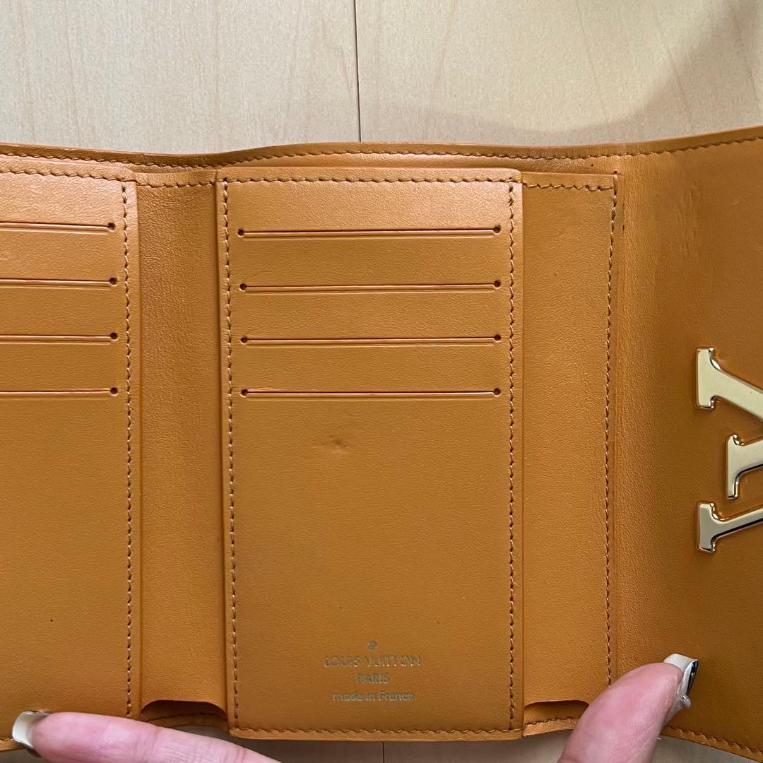 LOUIS VUITTONのポルトフォイユ・カプシーヌコンパクト財布