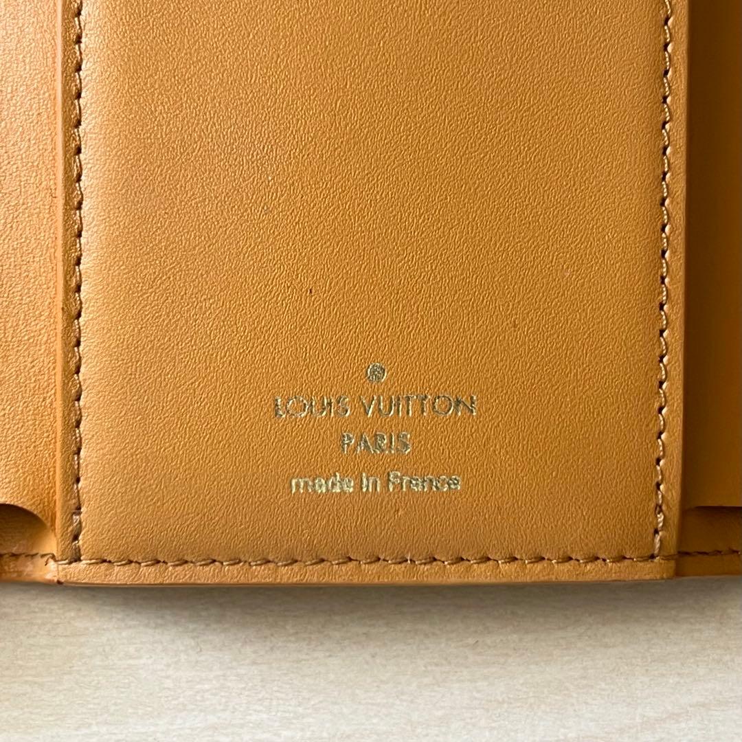 LOUIS VUITTONのポルトフォイユ・カプシーヌコンパクト財布