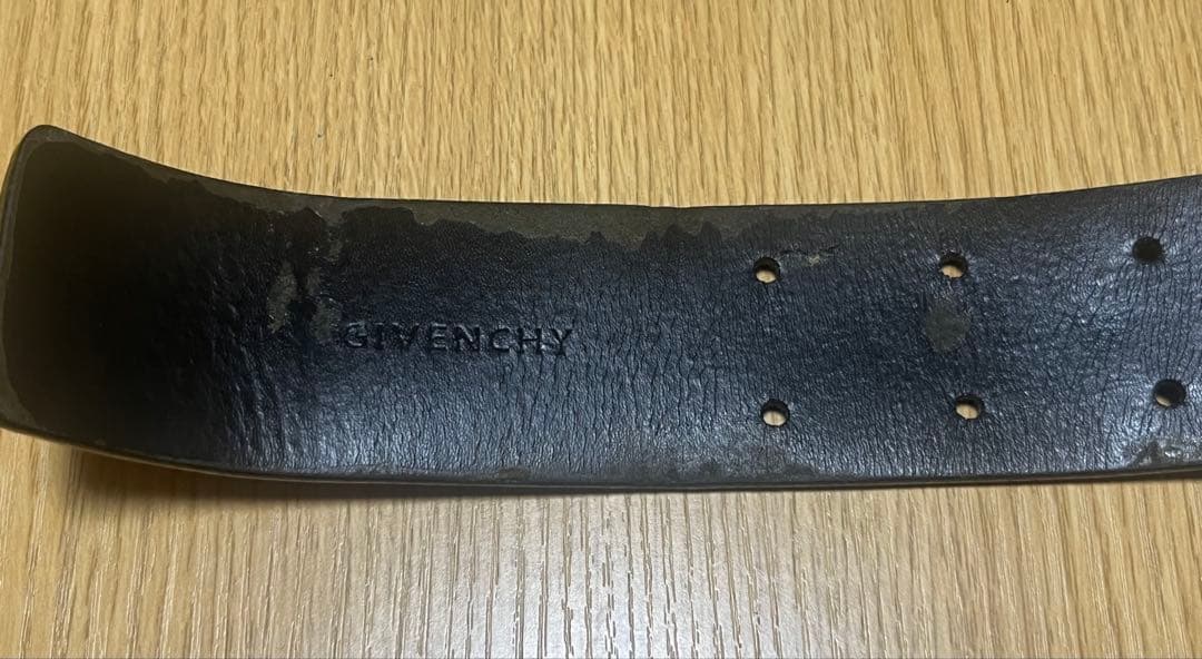 ジバンシー GIVENCHY スタッズ ベルト スター 星 リカルドティッシ