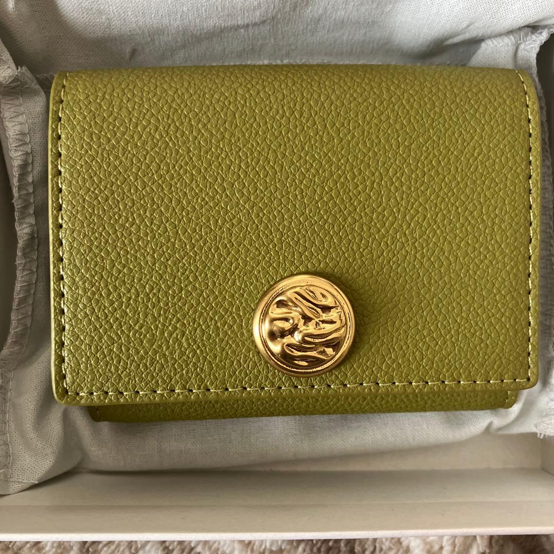 CHARLES & KEITH 三つ折り財布 アボカド