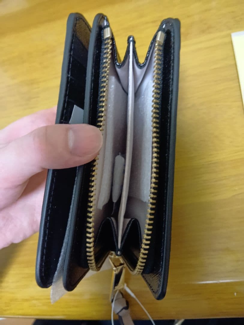 新品未使用品　MARC JACOBS 　2つ折り財布
