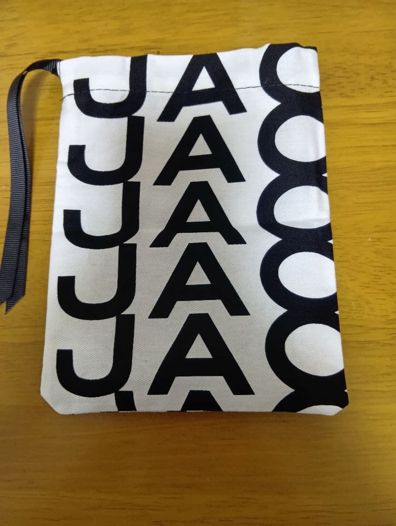 新品未使用品　MARC JACOBS 　2つ折り財布