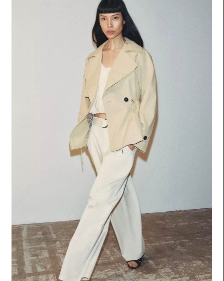 【完売品】ZARA 調節可能なウエスト ショートトレンチコート Mサイズ　新品