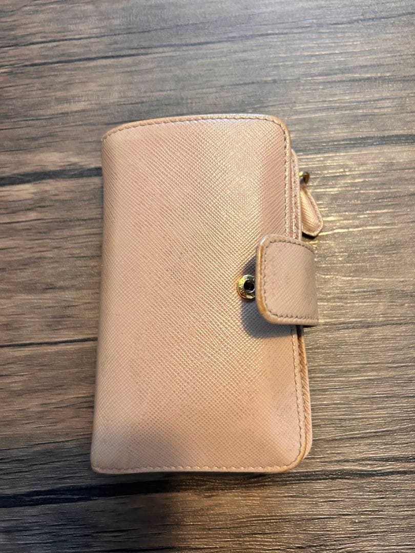 PRADA ピンク　二つ折り財布