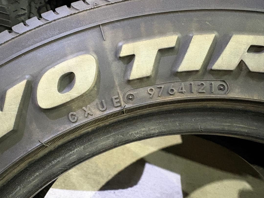 埼玉発 TOYO TIRES H20 215/65R16C ハイエース 5部山