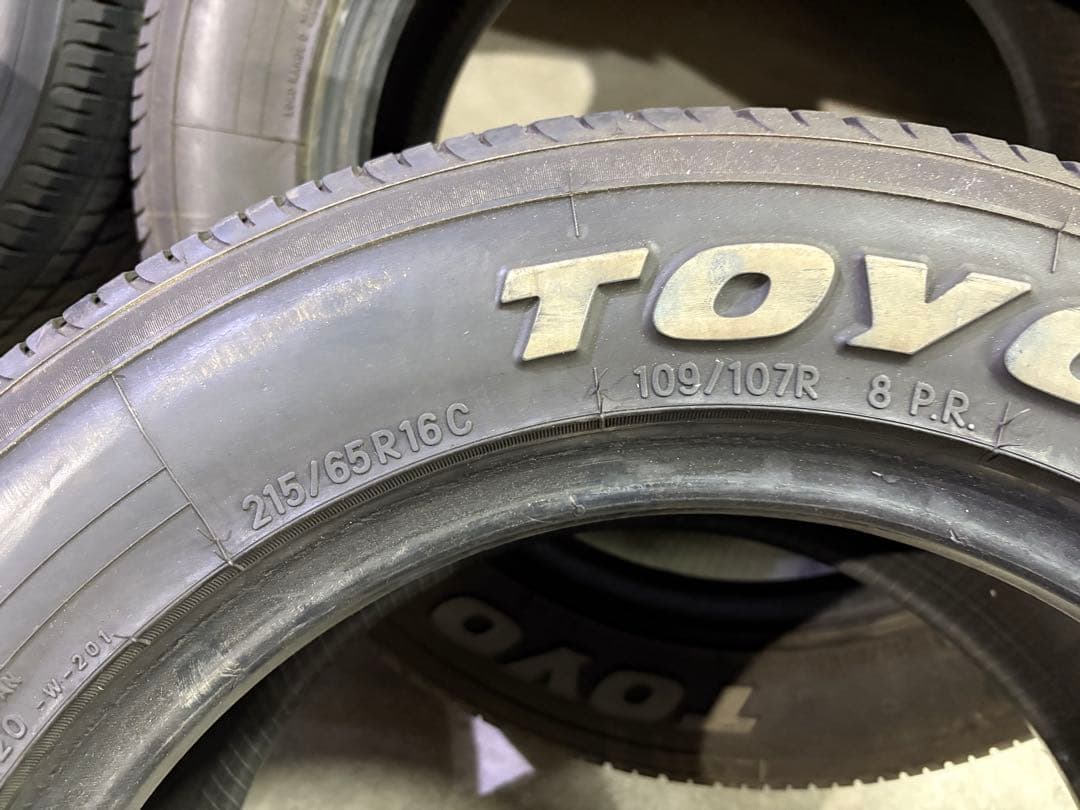 埼玉発 TOYO TIRES H20 215/65R16C ハイエース 5部山