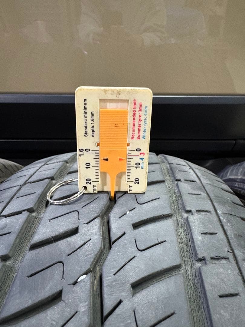 埼玉発 TOYO TIRES H20 215/65R16C ハイエース 5部山