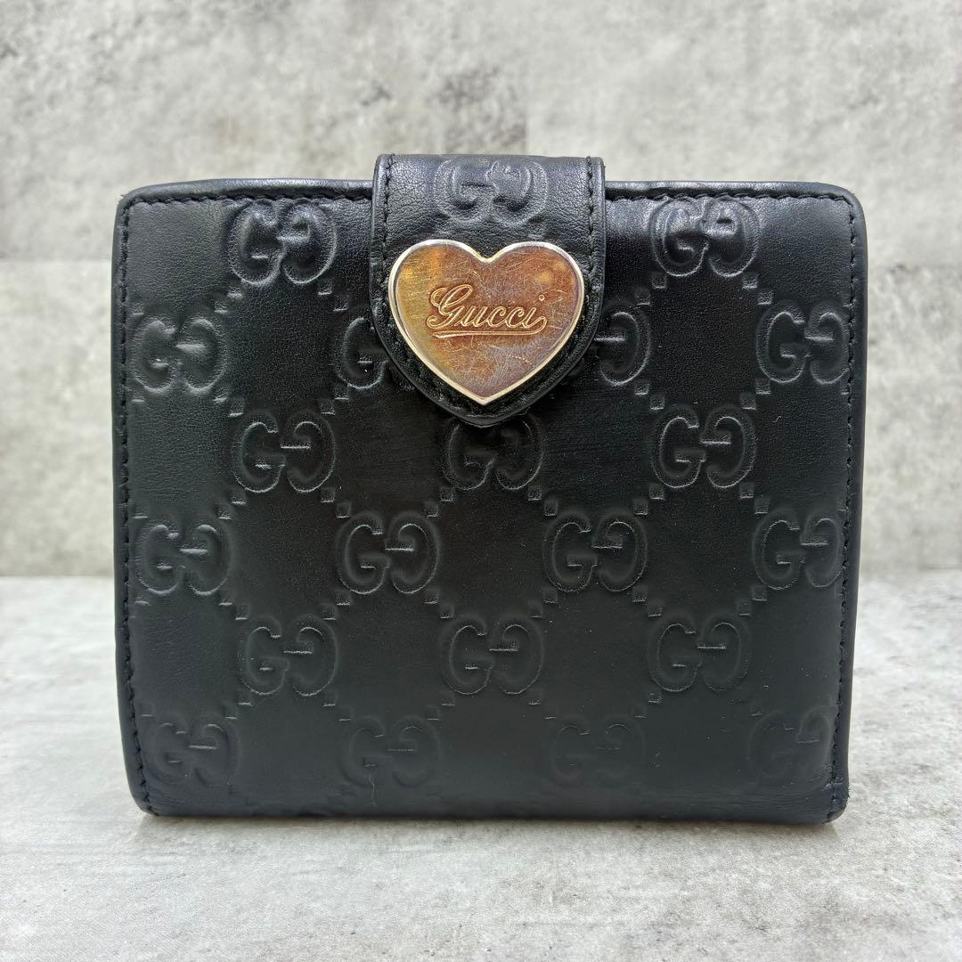 ✨美品✨グッチ　二つ折り財布　ハート型ロゴプレート　グッチシマ　レザー　ブラック
